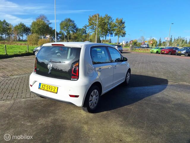 Фольксваген Ап 2019 у Європі на Automoto.ua Білий Фольксваген Ап, об'ємом двигуна 1 л та пробігом 103 тис. км за 10230 $, фото 4 на Automoto.ua