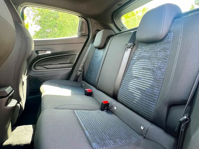 Альфа Ромео Джуниор 2025 в Европе на Automoto.ua Синий Альфа Ромео Джуниор, объемом двигателя 1 л и пробегом 2 тыс. км за 31453 $, фото 15 на Automoto.ua