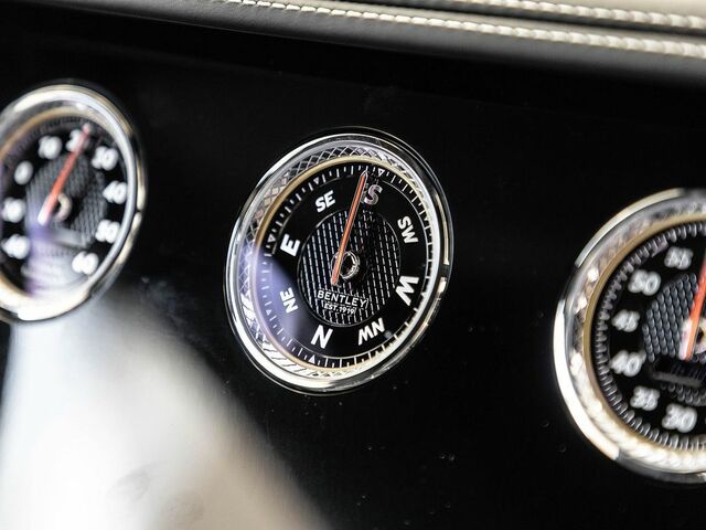 Синій Бентлі Continental GT, об'ємом двигуна 4 л та пробігом 4 тис. км за 288432 $, фото 15 на Automoto.ua