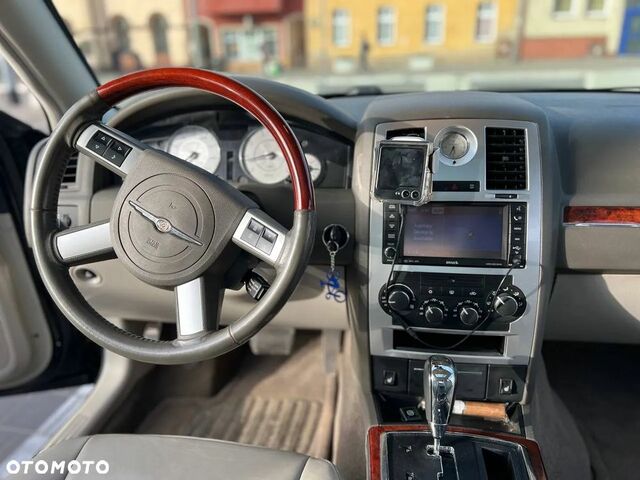 Крайслер 300C, объемом двигателя 5.65 л и пробегом 150 тыс. км за 9717 $, фото 18 на Automoto.ua