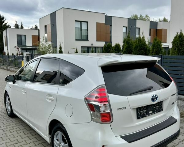 Тойота Prius Plus, об'ємом двигуна 1.8 л та пробігом 260 тис. км за 13499 $, фото 4 на Automoto.ua