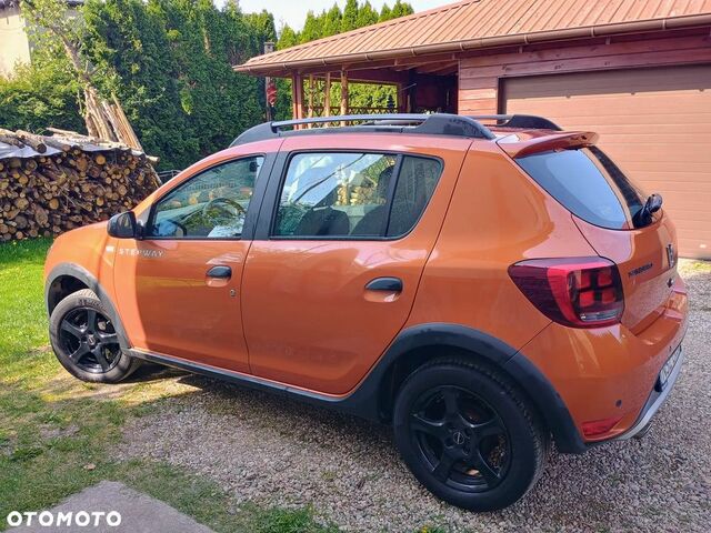 Дачия Sandero StepWay, объемом двигателя 0.9 л и пробегом 64 тыс. км за 8402 $, фото 2 на Automoto.ua