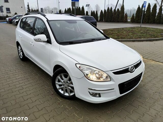 Хендай i30, объемом двигателя 1.58 л и пробегом 259 тыс. км за 2765 $, фото 3 на Automoto.ua