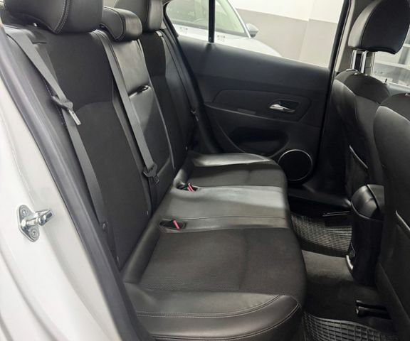 Шевроле Круз 2014 в Европе на Automoto.ua Белый Шевроле Круз, объемом двигателя 1.69 л и пробегом 220 тыс. км за 4673 $, фото 11 на Automoto.ua