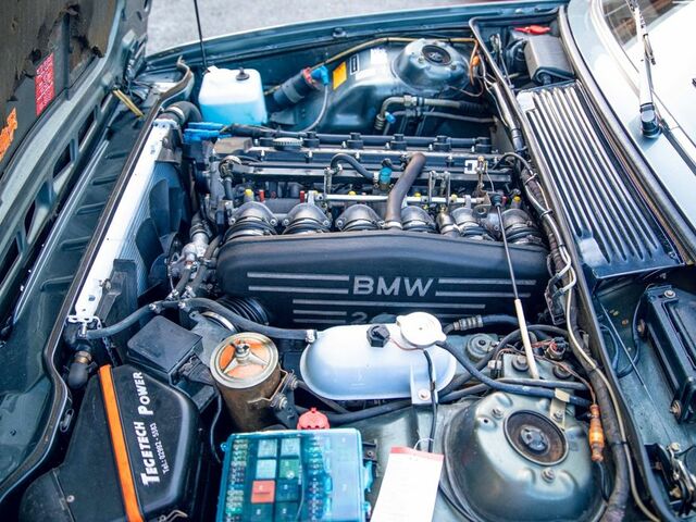 Серый БМВ М6, объемом двигателя 3.4 л и пробегом 111 тыс. км за 75242 $, фото 22 на Automoto.ua
