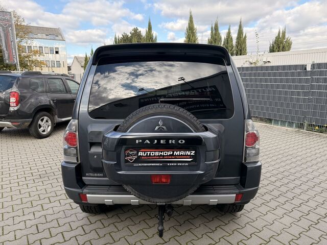 Міцубісі Паджеро 2007 у Європі на Automoto.ua Сірий Міцубісі Паджеро, об'ємом двигуна 3.2 л та пробігом 153 тис. км за 14999 $, фото 4 на Automoto.ua