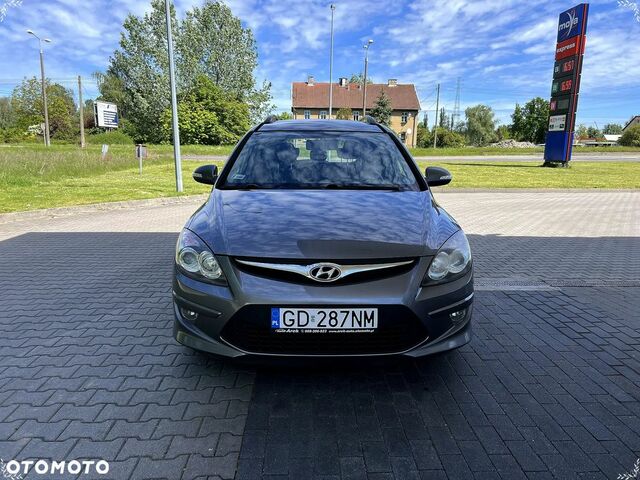 Хендай i30, объемом двигателя 1.58 л и пробегом 204 тыс. км за 3542 $, фото 2 на Automoto.ua