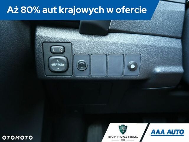 Тойота Аурис, объемом двигателя 1.6 л и пробегом 127 тыс. км за 12527 $, фото 20 на Automoto.ua