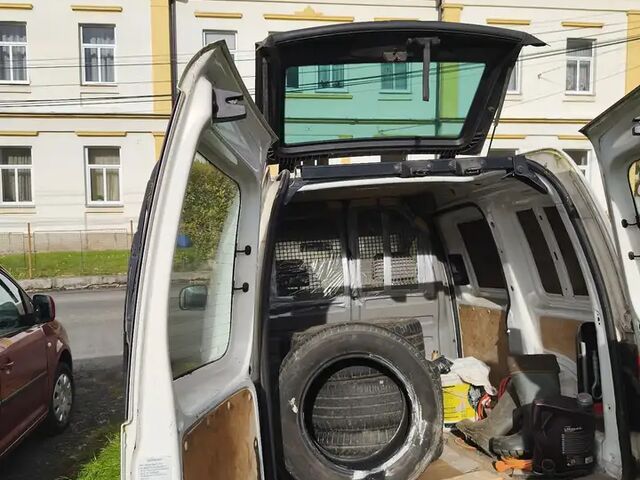 Фольксваген Кадді 2005 у Європі на Automoto.ua Фольксваген Кадді, об'ємом двигуна 1.39 л та пробігом 286 тис. км за 1633 $, фото 6 на Automoto.ua