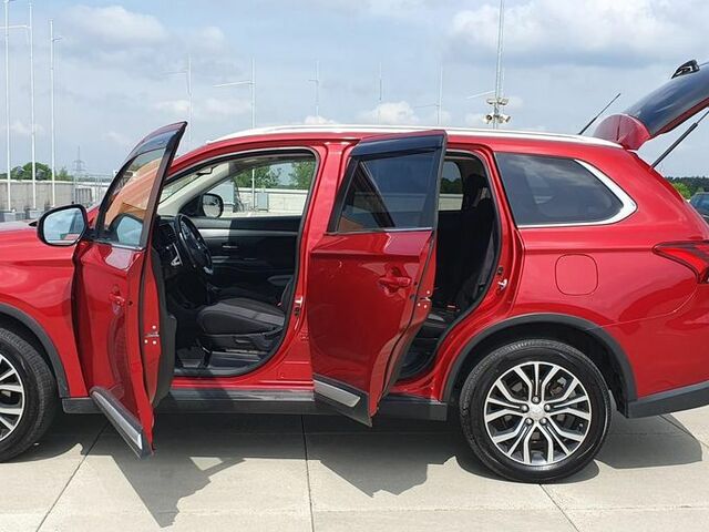 Мицубиси Аутлендер 2016 в Европе на Automoto.ua Мицубиси Аутлендер, объемом двигателя 2.27 л и пробегом 141 тыс. км за 74000 $, фото 20 на Automoto.ua