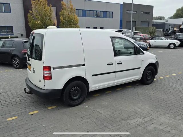 Фольксваген Кадді 2015 у Європі на Automoto.ua Фольксваген Кадді, об'ємом двигуна 1.6 л та пробігом 177 тис. км за 8755 $, фото 5 на Automoto.ua