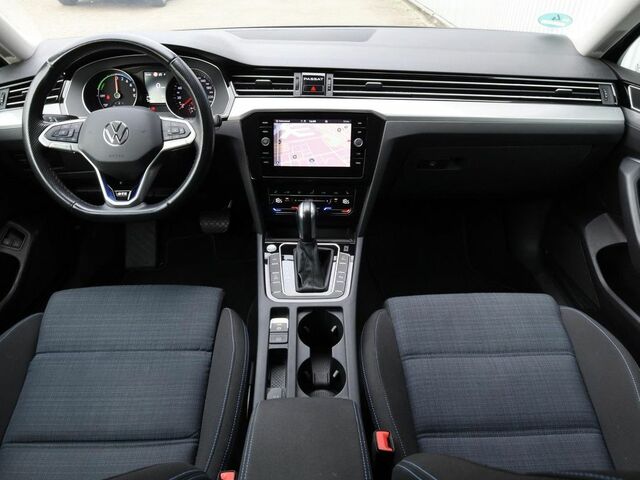 Фольксваген Пассат Вариант 2021 в Европе на Automoto.ua Серый Фольксваген Пассат Вариант, объемом двигателя 1.4 л и пробегом 141 тыс. км за 19355 $, фото 7 на Automoto.ua