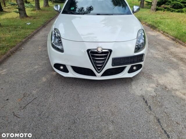 Альфа Ромео Giulietta 2012 у Європі на Automoto.ua Білий Альфа Ромео Giulietta, об'ємом двигуна 1 л та пробігом 197 тис. км за 6901 $, фото 7 на Automoto.ua