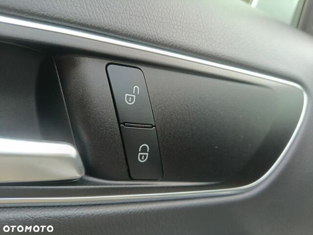 Мерседес ГЛА-Класс 2019 в Европе на Automoto.ua Серый Мерседес ГЛА-Класс, объемом двигателя 1 л и пробегом 88 тыс. км за 20218 $, фото 25 на Automoto.ua