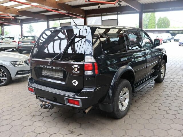 Міцубісі Паджеро 2005 у Європі на Automoto.ua Чорний Міцубісі Паджеро, об'ємом двигуна 2.48 л та пробігом 213 тис. км за 9919 $, фото 3 на Automoto.ua