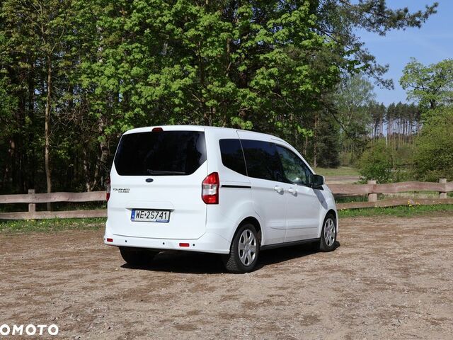 Форд Tourneo Courier, объемом двигателя 1.5 л и пробегом 136 тыс. км за 10778 $, фото 3 на Automoto.ua