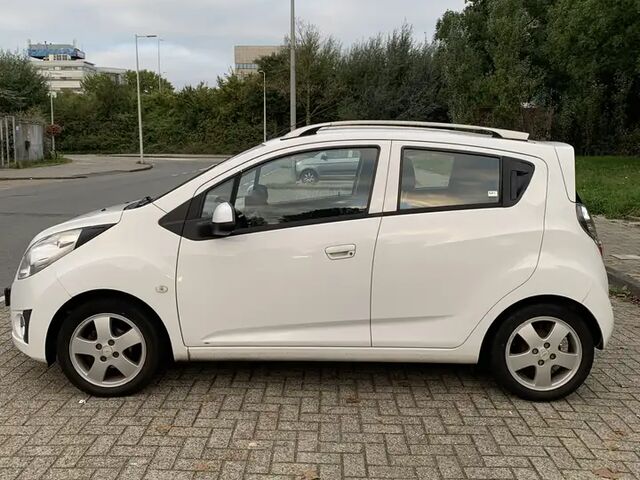 Шевроле Спарк 2012 в Европе на Automoto.ua Белый Шевроле Спарк, объемом двигателя 1 л и пробегом 365 тыс. км за 1577 $, фото 7 на Automoto.ua