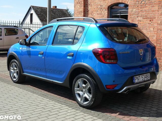 Дачия Sandero StepWay, объемом двигателя 1 л и пробегом 70 тыс. км за 9050 $, фото 2 на Automoto.ua