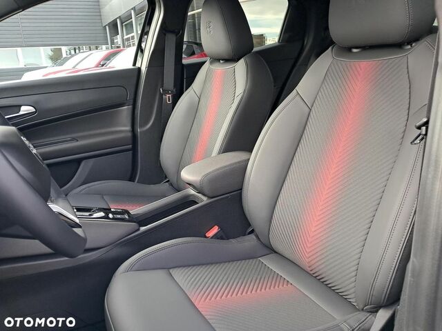 Альфа Ромео Джуніор 2025 у Європі на Automoto.ua Чорний Альфа Ромео Джуніор, об'ємом двигуна 1 л та пробігом 3 тис. км за 33875 $, фото 15 на Automoto.ua