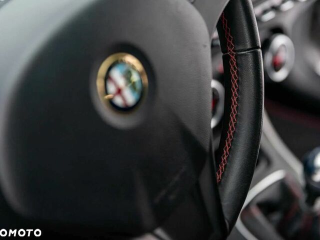 Альфа Ромео Giulietta, об'ємом двигуна 1.96 л та пробігом 215 тис. км за 6026 $, фото 20 на Automoto.ua