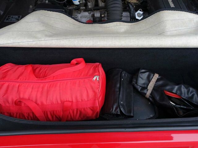 Червоний Феррарі 328, об'ємом двигуна 3.2 л та пробігом 60 тис. км за 116081 $, фото 13 на Automoto.ua