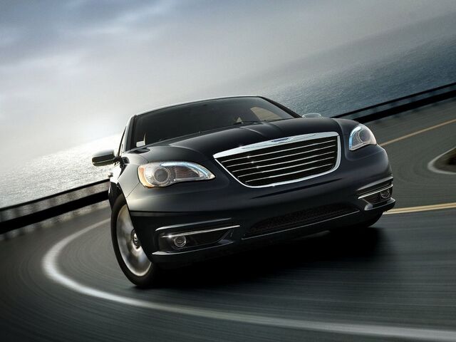 Крайслер 200, Седан 2011 - н.в. Sedan 2,4 i (173)