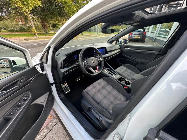 Фольксваген Гольф ГТІ 2021 у Європі на Automoto.ua Білий Фольксваген Гольф ГТІ, об'ємом двигуна 1.98 л та пробігом 6 тис. км за 43098 $, фото 14 на Automoto.ua