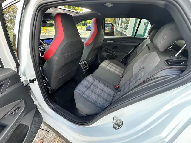 Фольксваген Гольф ГТІ 2021 у Європі на Automoto.ua Білий Фольксваген Гольф ГТІ, об'ємом двигуна 1.98 л та пробігом 6 тис. км за 43098 $, фото 13 на Automoto.ua