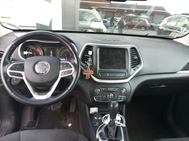 Джип Чероки 2017 в Европе на Automoto.ua Серый Джип Чероки, объемом двигателя 2.18 л и пробегом 152 тыс. км за 12690 $, фото 4 на Automoto.ua