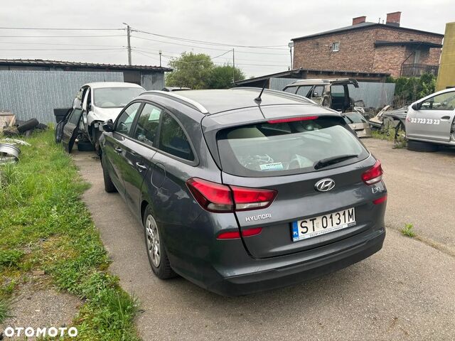 Хендай i30, об'ємом двигуна 1.58 л та пробігом 165 тис. км за 5400 $, фото 3 на Automoto.ua