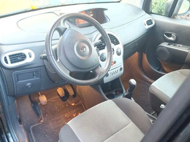 Рено Модус 2008 в Европе на Automoto.ua Рено Модус, объемом двигателя 0 л и пробегом 200 тыс. км за 1500 $, фото 5 на Automoto.ua