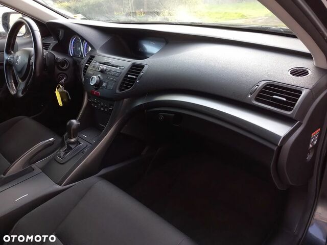 Хонда Аккорд, объемом двигателя 2 л и пробегом 189 тыс. км за 8375 $, фото 16 на Automoto.ua