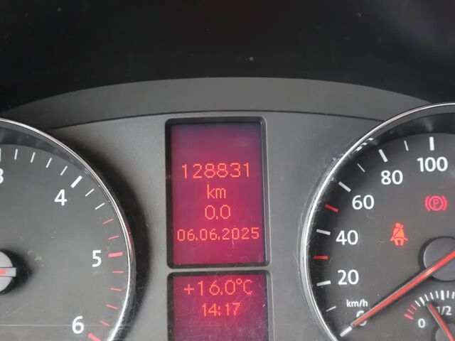 Фольксваген Крафтер 2012 в Европе на Automoto.ua Белый Фольксваген Крафтер, объемом двигателя 1.97 л и пробегом 129 тыс. км за 19366 $, фото 12 на Automoto.ua