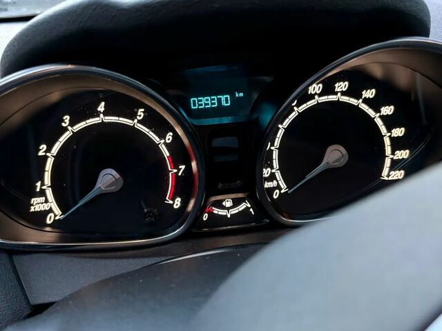 Форд Фієста, об'ємом двигуна 1 л та пробігом 39 тис. км за 6242 $, фото 6 на Automoto.ua