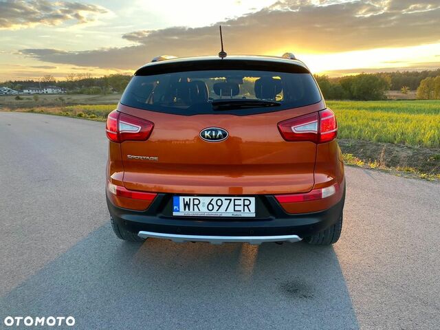 Кіа Sportage, об'ємом двигуна 2 л та пробігом 178 тис. км за 10799 $, фото 5 на Automoto.ua