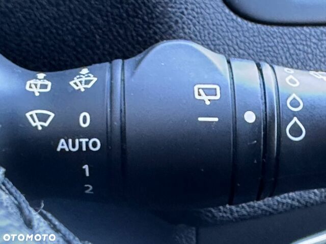 Рено Меган 2010 в Европе на Automoto.ua Черный Рено Меган, объемом двигателя 1 л и пробегом 164 тыс. км за 4093 $, фото 21 на Automoto.ua