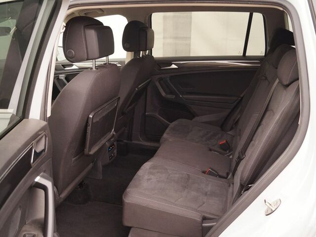 Фольксваген Tiguan Allspace 2019 в Европе на Automoto.ua Серебряный Фольксваген Tiguan Allspace, объемом двигателя 1.97 л и пробегом 166 тыс. км за 19160 $, фото 2 на Automoto.ua