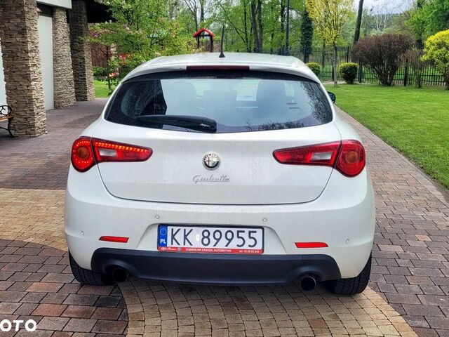 Альфа Ромео Giulietta, об'ємом двигуна 1.96 л та пробігом 180 тис. км за 6026 $, фото 8 на Automoto.ua