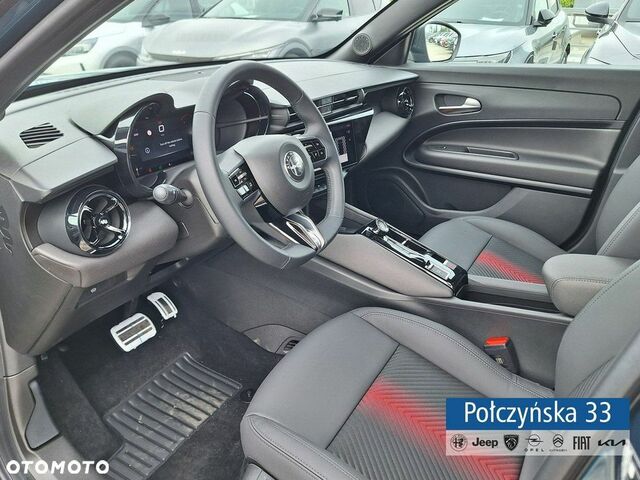 Альфа Ромео Джуниор 2025 в Европе на Automoto.ua Синий Альфа Ромео Джуниор, объемом двигателя 1 л и пробегом 7 тыс. км за 31693 $, фото 10 на Automoto.ua