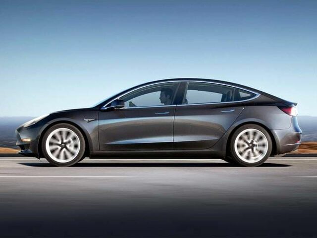 Какой запас хода у Tesla Model 3 2022