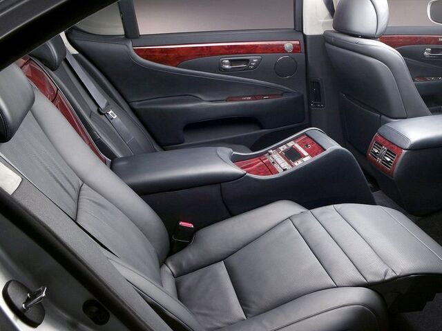 Лексус ЛС, Седан 2012 - н.в. IV  460 AWD (370 Hp)