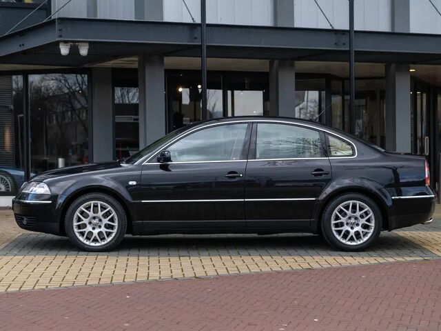 Фольксваген Пассат 2003 у Європі на Automoto.ua Чорний Фольксваген Пассат, об'ємом двигуна 4 л та пробігом 118 тис. км за 29950 $, фото 1 на Automoto.ua