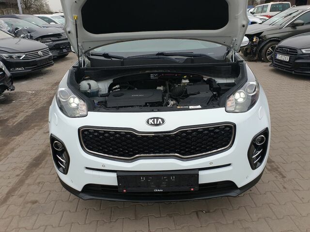 Білий Кіа Sportage, об'ємом двигуна 1.69 л та пробігом 79 тис. км за 15256 $, фото 10 на Automoto.ua