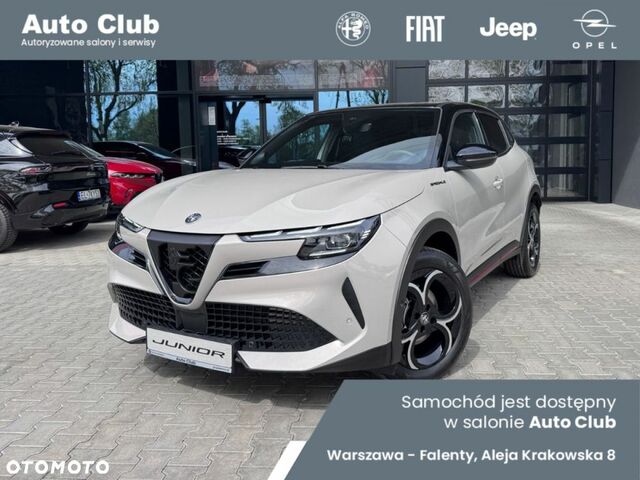 Альфа Ромео Джуниор 2025 в Европе на Automoto.ua Бежевый Альфа Ромео Джуниор, объемом двигателя 1 л и пробегом 1 тыс. км за 32906 $, фото 1 на Automoto.ua