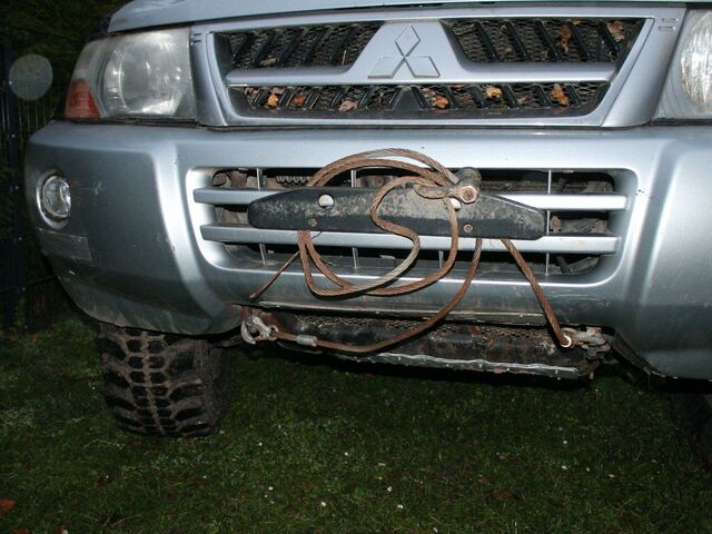 Міцубісі Паджеро 2004 у Європі на Automoto.ua Сірий Міцубісі Паджеро, об'ємом двигуна 0 л та пробігом 214 тис. км за 3794 $, фото 1 на Automoto.ua