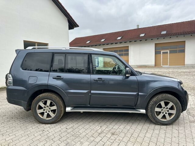 Міцубісі Паджеро 2007 у Європі на Automoto.ua Міцубісі Паджеро, об'ємом двигуна 3.2 л та пробігом 292 тис. км за 5490 $, фото 6 на Automoto.ua