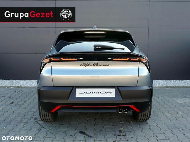 Альфа Ромео Джуніор 2025 у Європі на Automoto.ua Сірий Альфа Ромео Джуніор, об'ємом двигуна 1 л та пробігом 5 тис. км за 144715 $, фото 13 на Automoto.ua