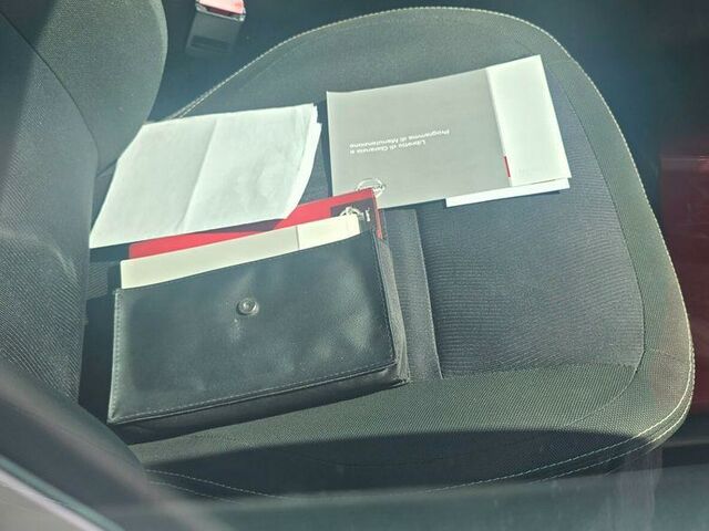 Ниссан Кашкай 2013 в Европе на Automoto.ua Белый Ниссан Кашкай, объемом двигателя 1.46 л и пробегом 190 тыс. км за 5999 $, фото 7 на Automoto.ua