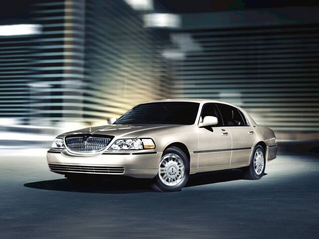 Лінкольн Town Car, Седан 1998 - 2001 4.6 V8