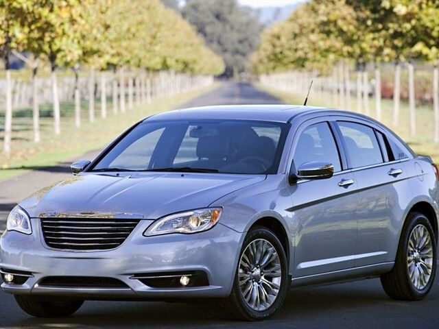 Крайслер 200, Седан 2011 - н.в. Sedan 2,4 i (173)